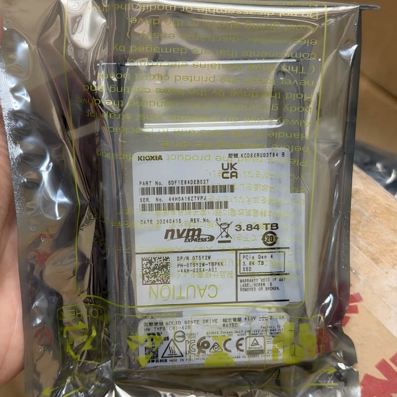  KIOXIA KCD8XRUG3T84 U.2 4.0 SSD NEW